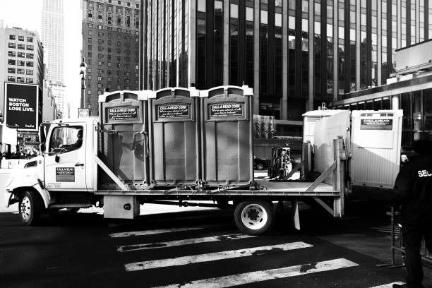 Best Luxury portable toilet rental  in Velda City, MO